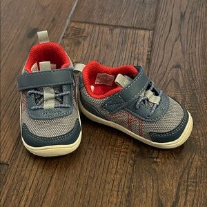 Stride Rite 360 Stylish Gray and Red Baby Walkers